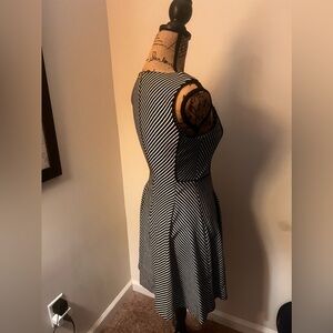 Black and White Dress Size 6; Banana Republic